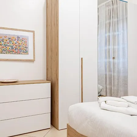 Bnbutler - Pellegrino Rossi, 42 - Ampio E Comodo Per 5 アパート
